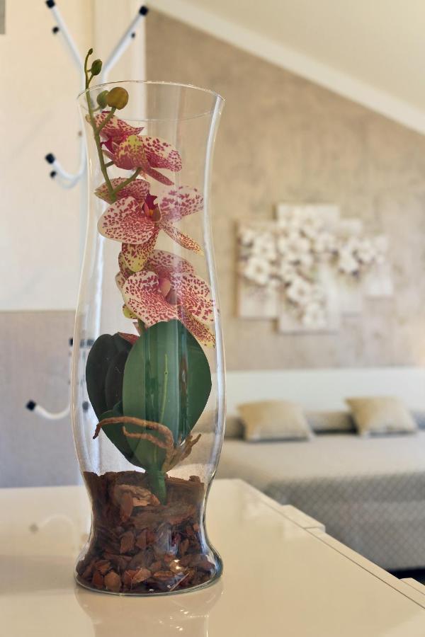 Flower Apartments Bardolino Exteriör bild